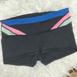 Lululemon Black short shorts